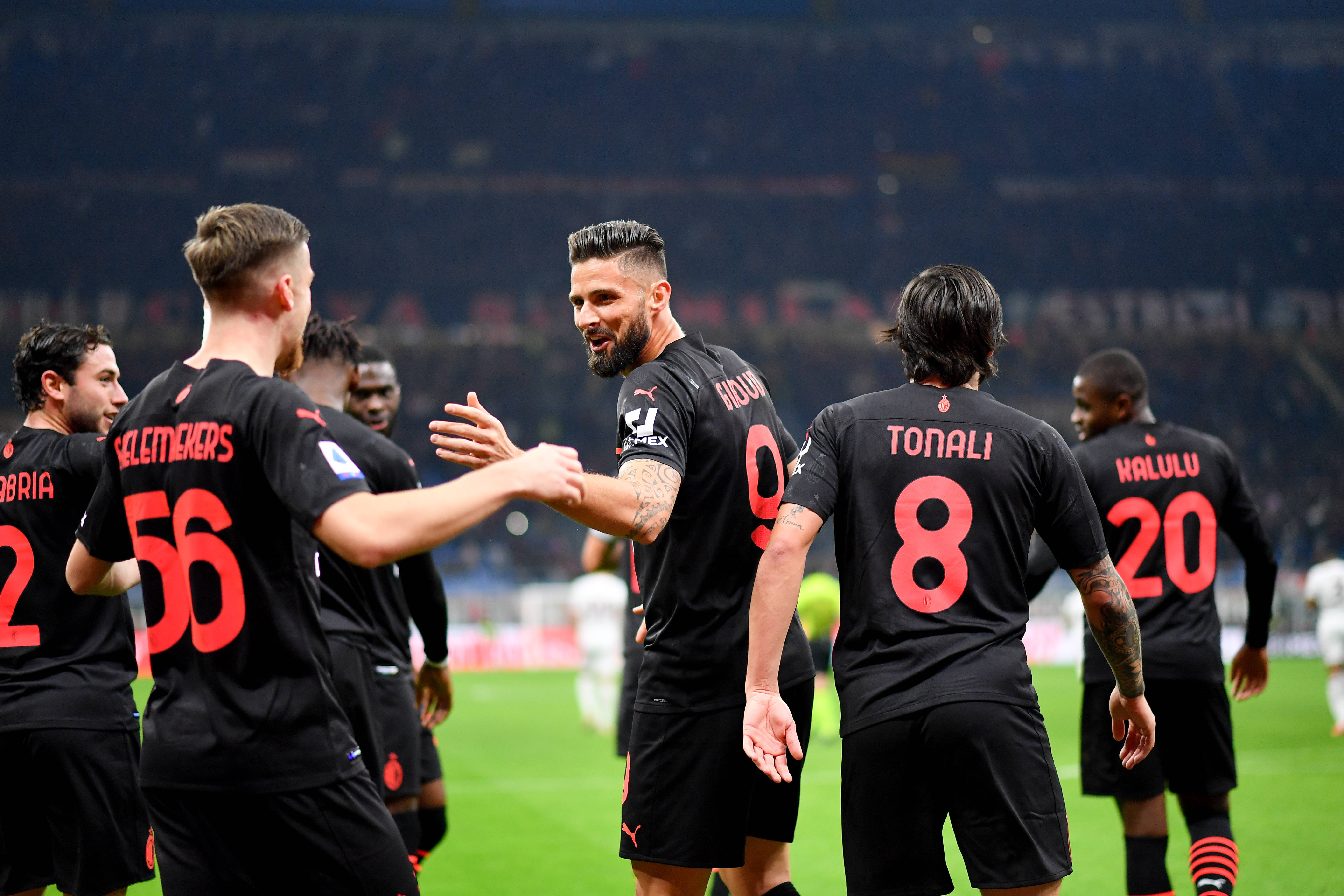 齐达内分享与樊振东切磋的照片：这年轻人球打得着实可以！