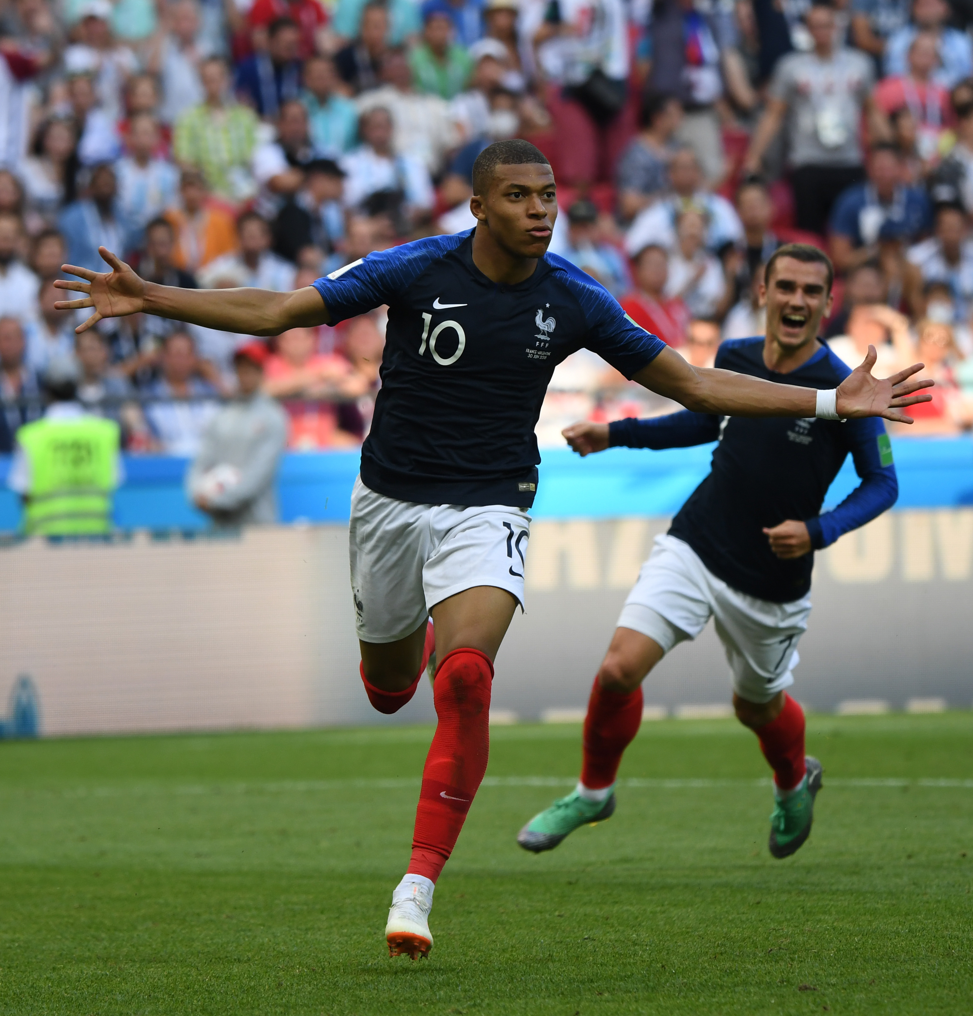 NBA战报：里夫斯44分11助，八村塁绝杀，湖人123-120猛龙