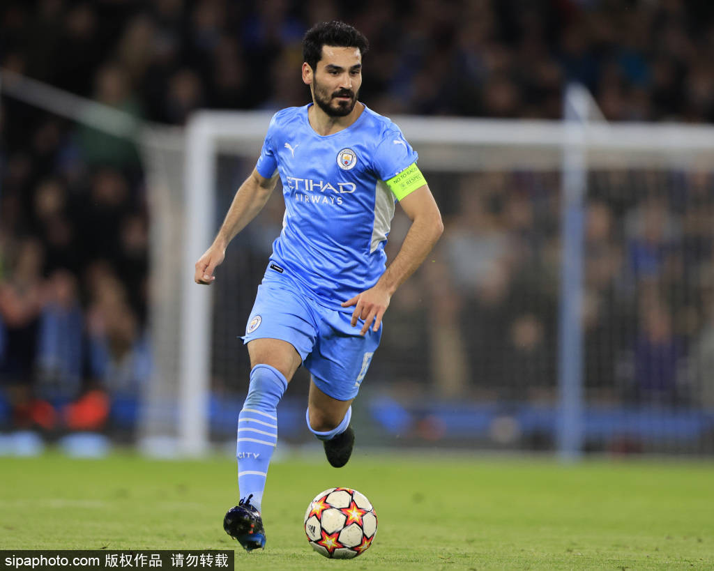 十人博洛尼亚0-0战平布兰，里科吉安尼斯染红