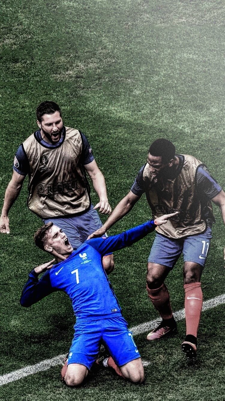 陷入窘境！曾凡博赛后独自离场，一分钟没上被裁也要跟队回美国