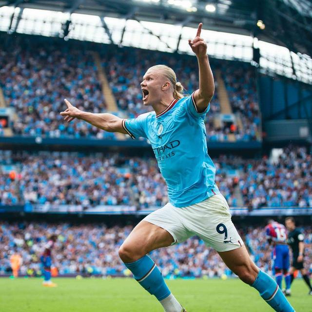 主裁谈拜仁点球：塔的手扩大了接触面积；凯恩的肘碰到了对方