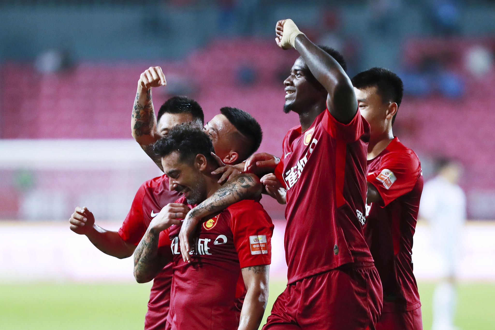 罗林斯24+7成雄鹿主攻手，个人连续三场得分20+