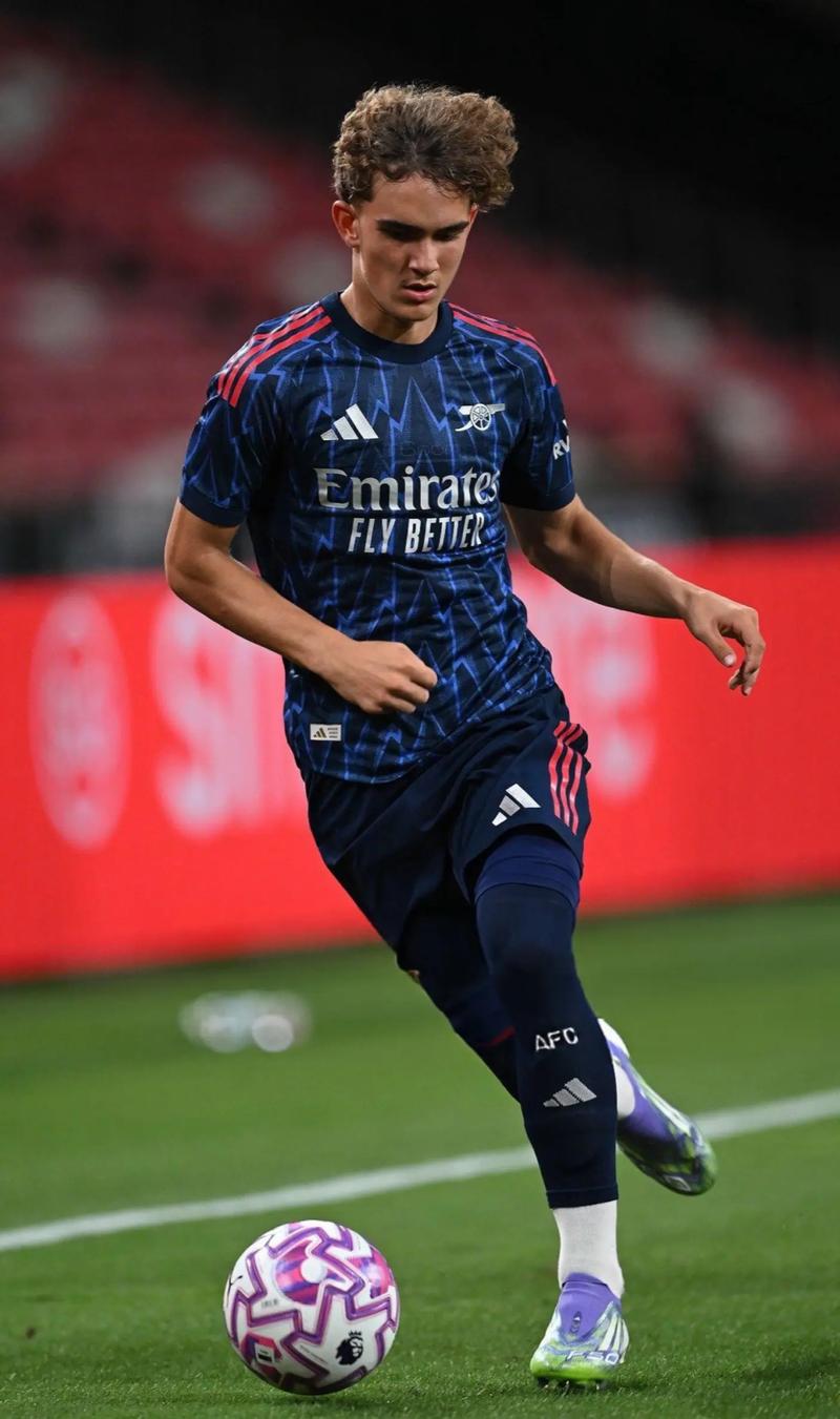 西蒙斯：我正在享受自己的梦想，很高兴能够来到热刺