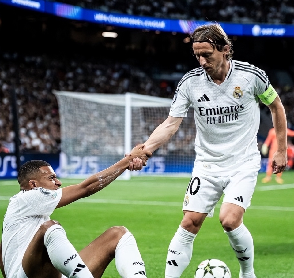 阿根廷足协主席：我希望斯卡洛尼及其教练组续约到2030年