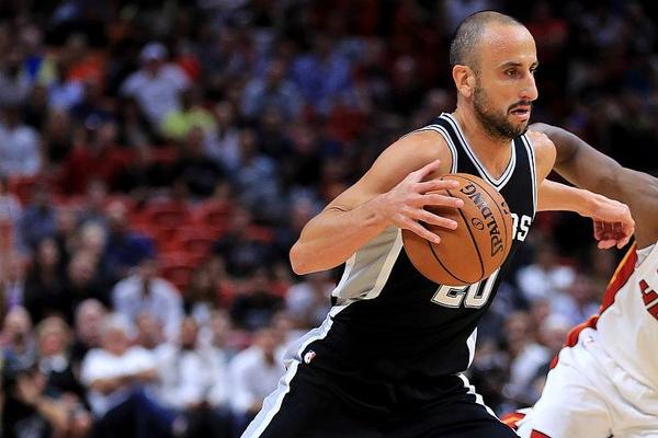 拜仁莱万多夫斯基关键进球锁定胜局