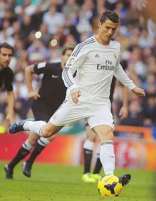 C罗：国家队没有谁是不可撼动的；球迷嘘我会帮我队友减轻压力